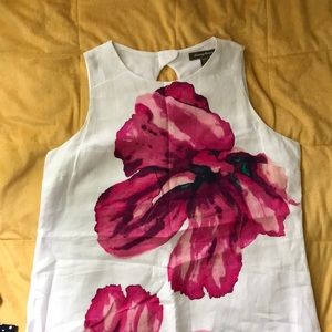 Tommy Bahama above knee medium dress